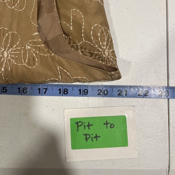 Silk Land Womens Embroidered Sleeveless Button up 10 Floral Classic Quiet Luxury - Picture 7 of 10